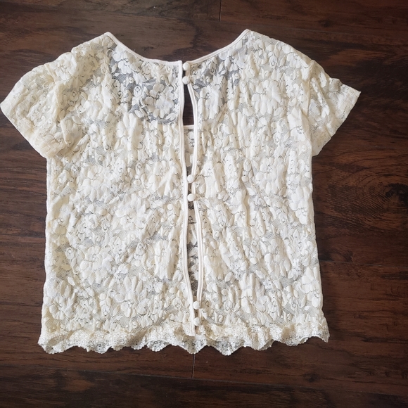 Carlotte Russe | Medium | Cream Lace Crop Top - Picture 5 of 7